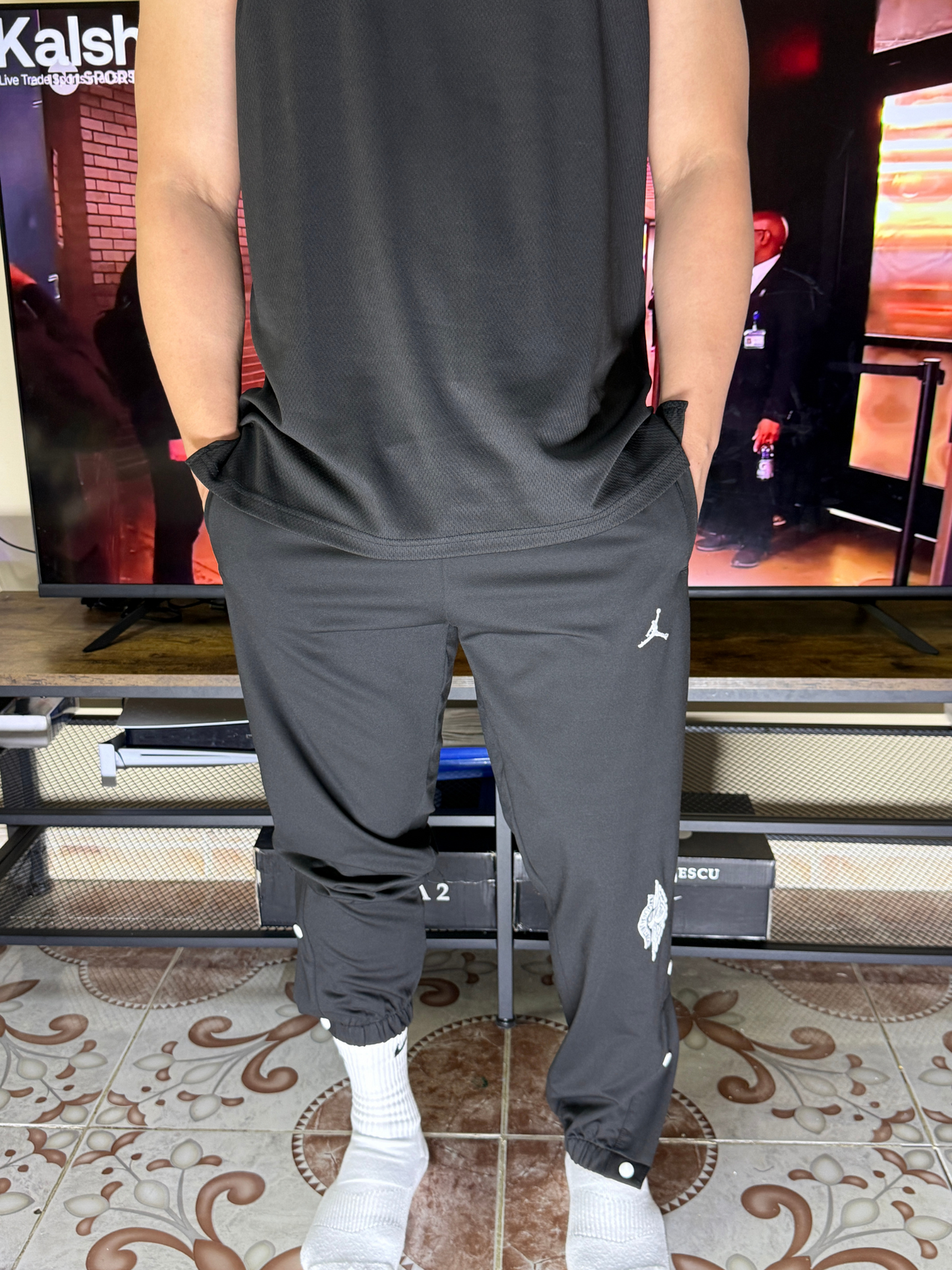 Basketball Jogger - Black 2